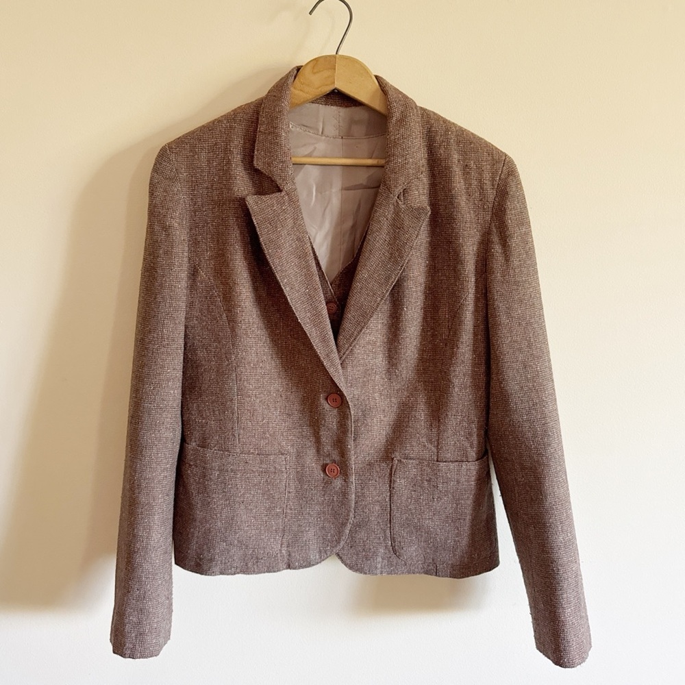Vintage men’s / women’s blazer and vest set.